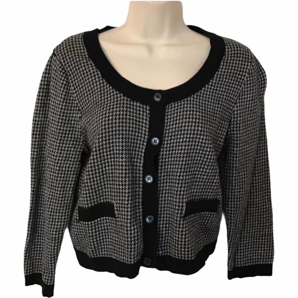 Dots Juniors Midriff Button Front Sweater Large